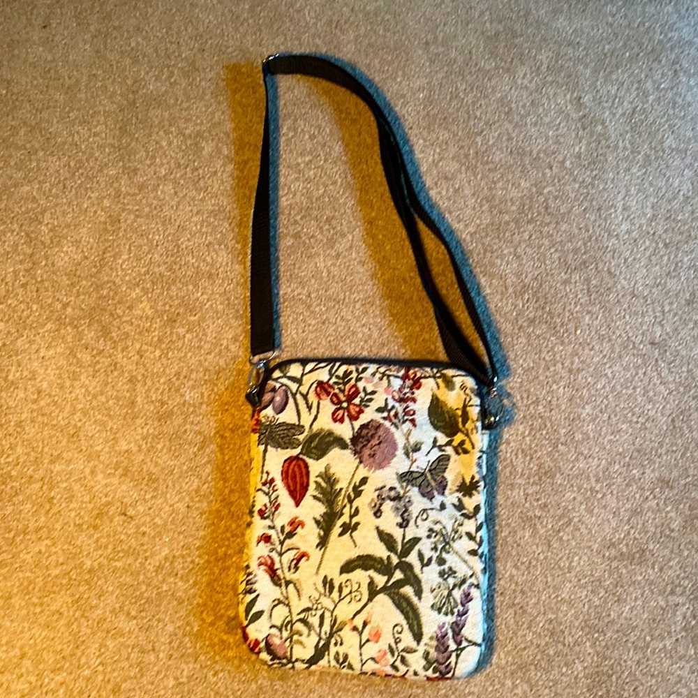 Jacquard floral pattern fabric, adjustable strap bag